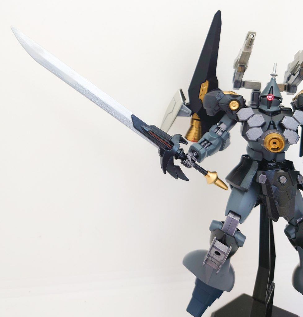 武器その1 魔剣「バルムンク」ギャンフリューゲルの愛剣。ドイツの有名な叙事詩「ニーベルンゲンの歌」に出てくる龍殺しの英雄ジークフリートの剣の名前から拝借しました。