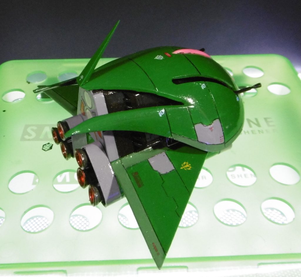 脚はつけていません。