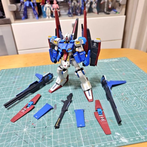 できたよ〜★今話題のサンダーボルトガンダムに並ぶ並行世界のZZガンダムだぜぃ。撮影は土曜日かな?!（1枚目）