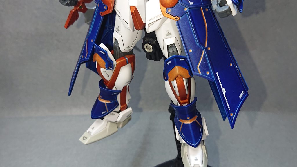 新しい試みとしては、脛部分に3㎜の穴を開けて“脛当て”のようにアーマーを付けてみました💡騎士らしさを求めて何の気なしにやってみたのですが、改めて振り返ってみるとこれまで1度もやってなかったことに驚きましたwあと、脛当てとして使用したパーツは元々手首に付ける腕部のアーマーらしいですね脛当てにピッタリでしたw新しく盛れるところに気付けたので、今後は脛部分も意識してミキシングしていこうと思います!