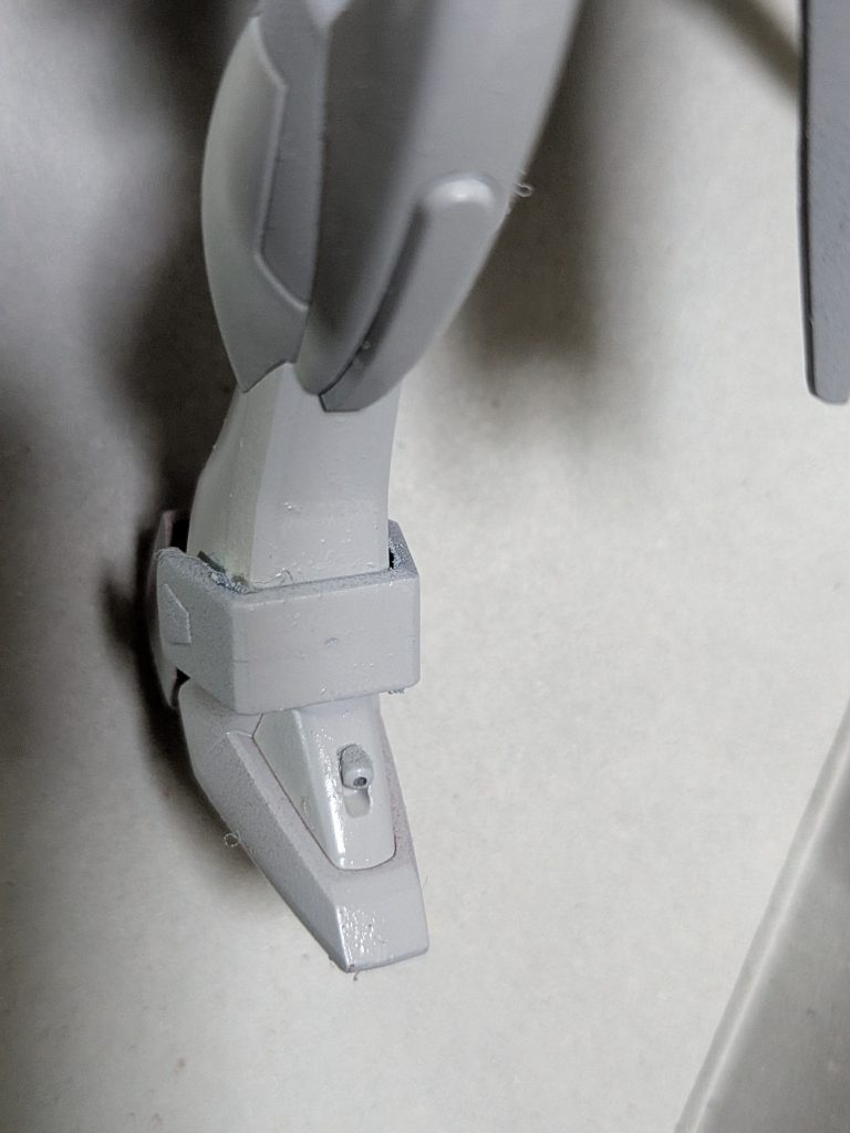 当然足バルカンも装備してます作中唯一無二の活躍シーンなので外せませんでした。