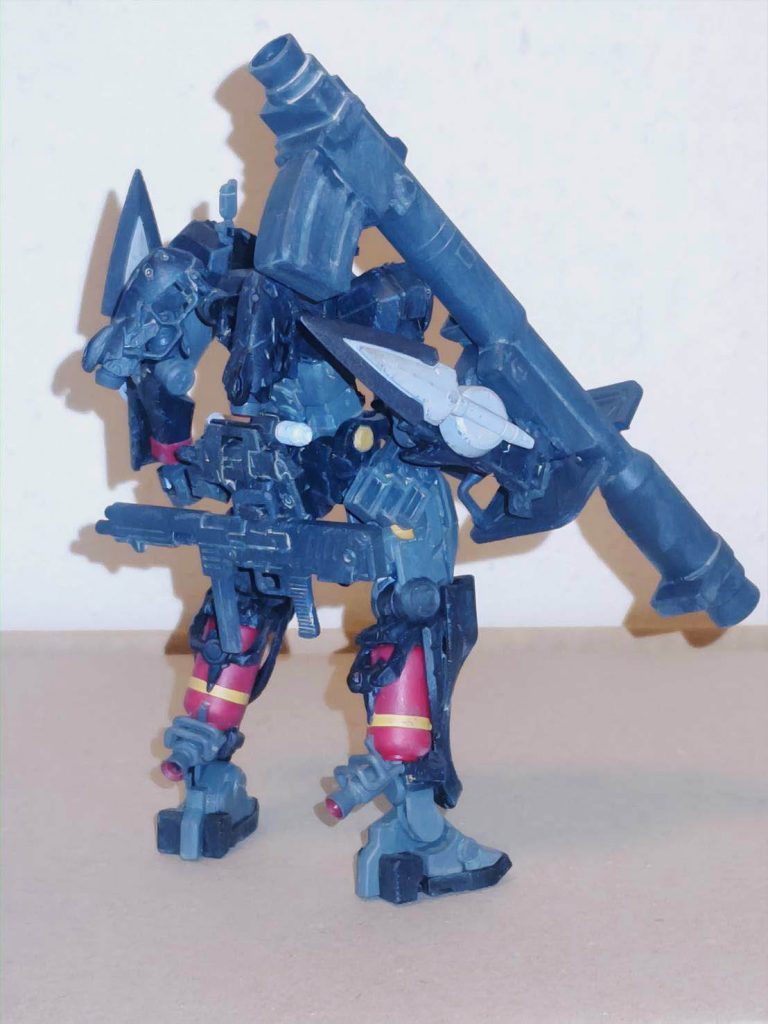 夜襲装備。ヒート・グラディウス×2ラケーテン・バズ×1 予備弾倉×1MMP-80 90mmマシンガン×1 予備弾倉×6ビーム・サーベル×1ビーム・スプレーガン×1※夜襲装備なので、ビーム光の目立つビーム兵器はサブ扱い。