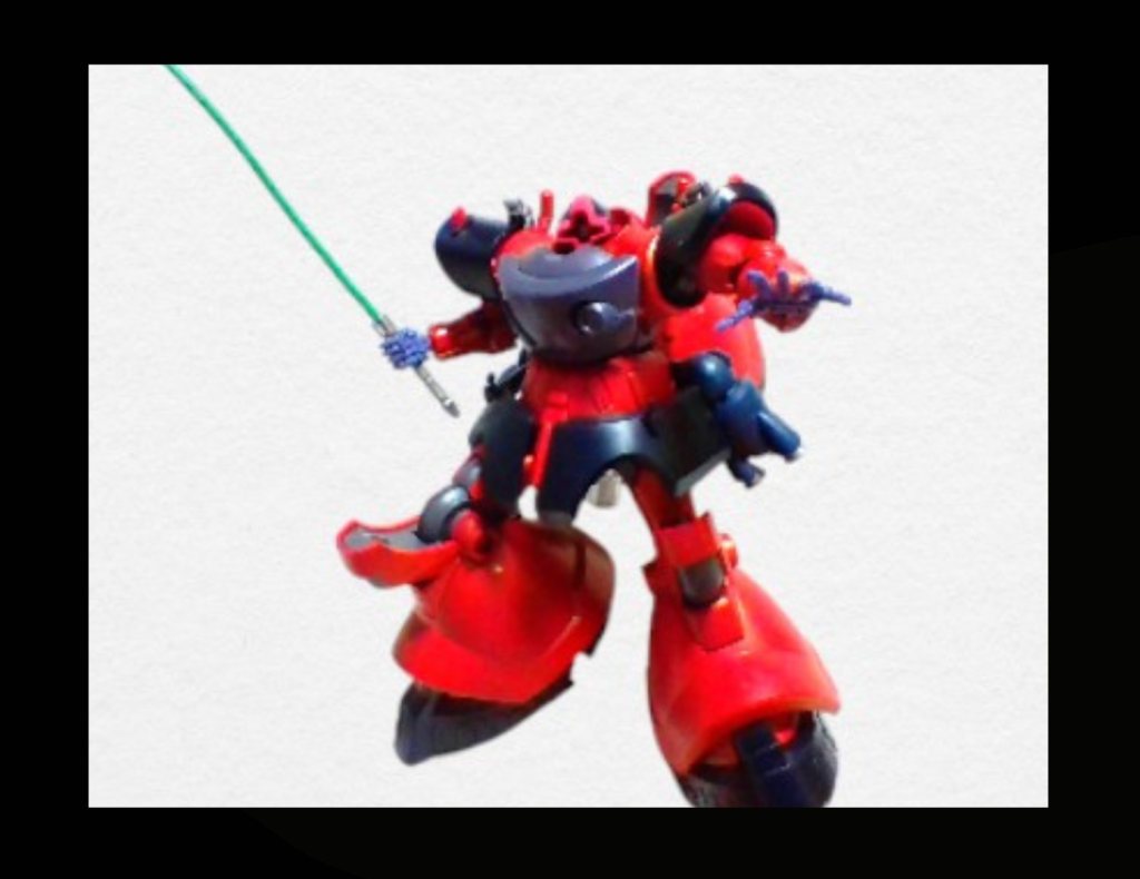 シールもなんにも貼りませんよ！個体差かもしれませんがスカートとスリッパパーツがめちゃくちゃポロポロ落ちてくる(;´д｀)ﾄﾎﾎ…