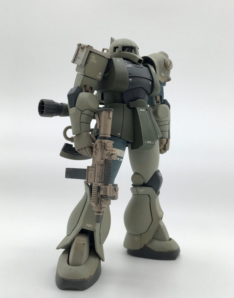 工作箇所頭部形状・胸部。腹部幅増し。腰部形状。腕の短縮。肩のラッチ。ショートバレルのマシンガンとバズーカ。