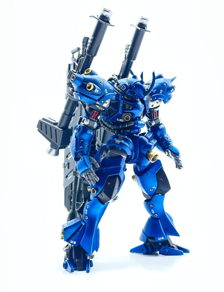 細かい事ですがメタルビルドのケンプが指先平べったい作りだったので真似してます