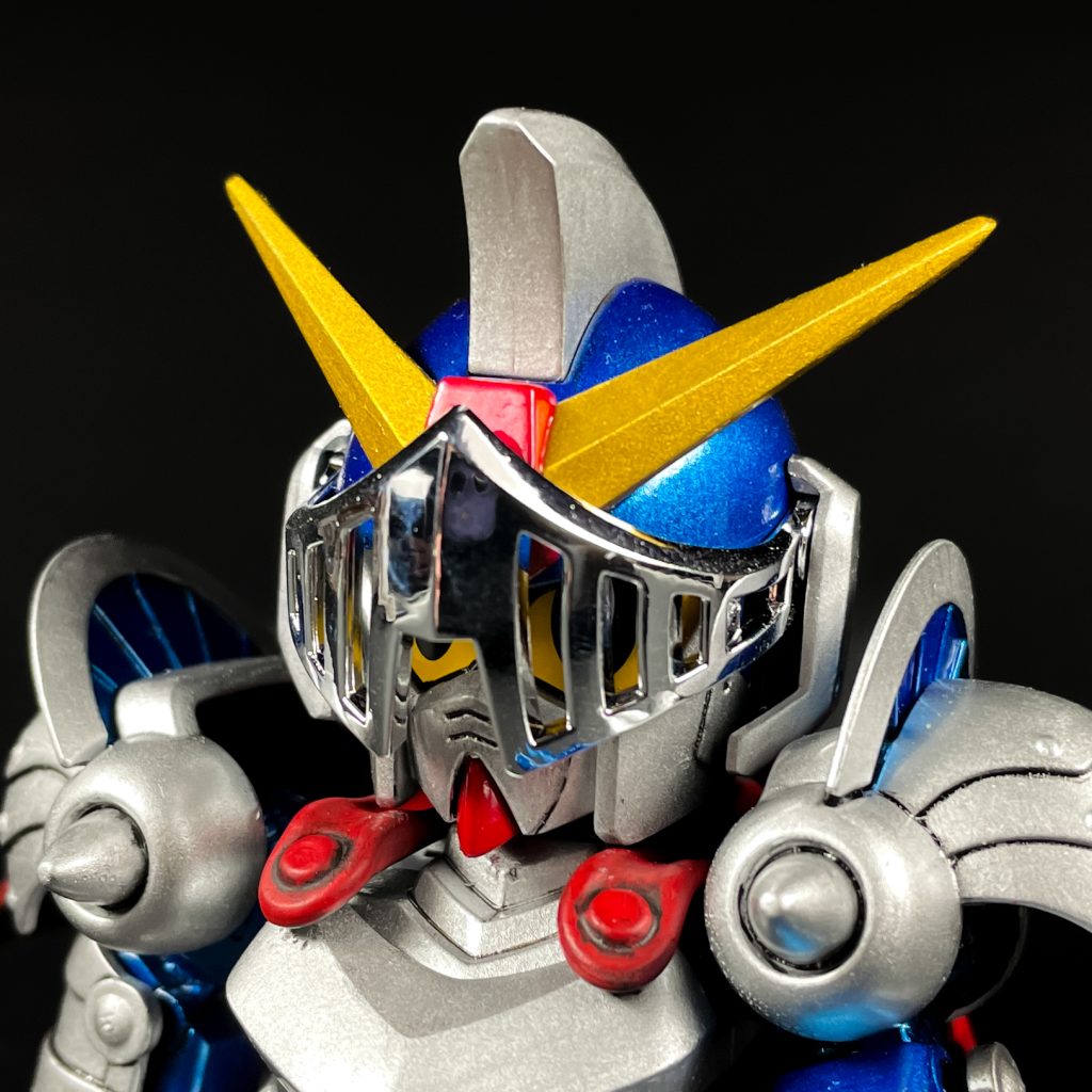 バイザーは上下に可動します。