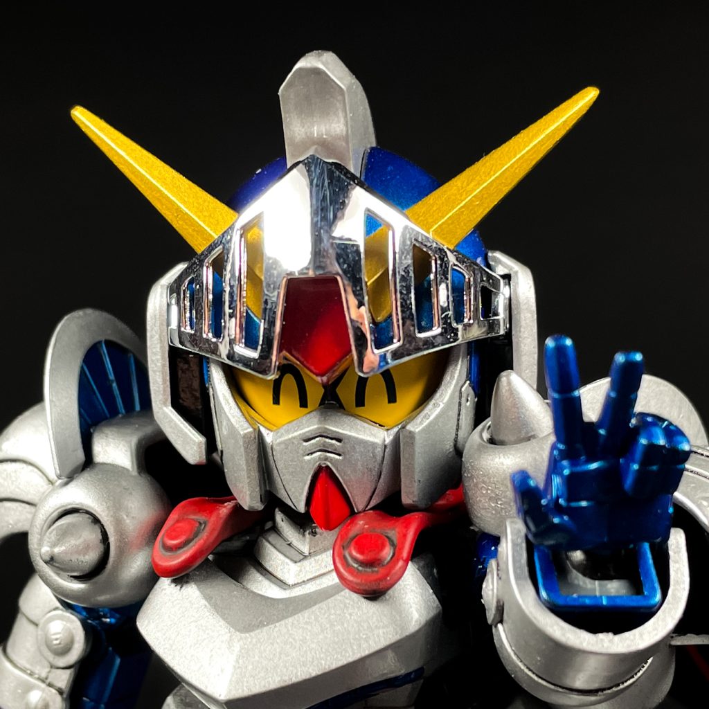 目は付属のシールから2つを選び、パーツに張り付けるタイプ。通常と笑顔、他は左右流し目。BB戦士系で毎回思うけど、この目のパーツ部分2個つけてくれないかなぁ… 以下適当にポージング