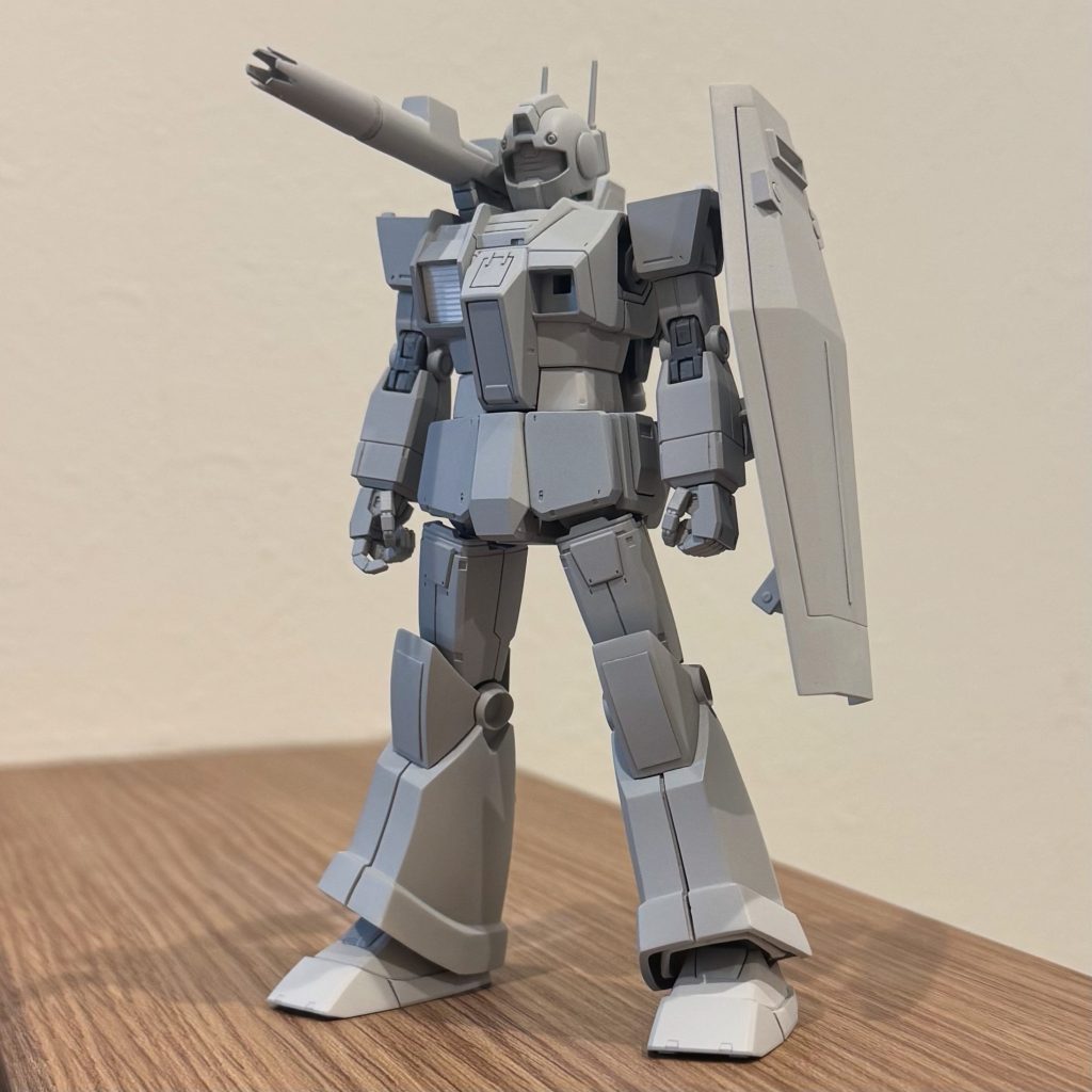 最終サフこの後オリジンフルアーマーガンダムからスリッパの追加アーマーをいただきました、その分ジムより背が高くなってます