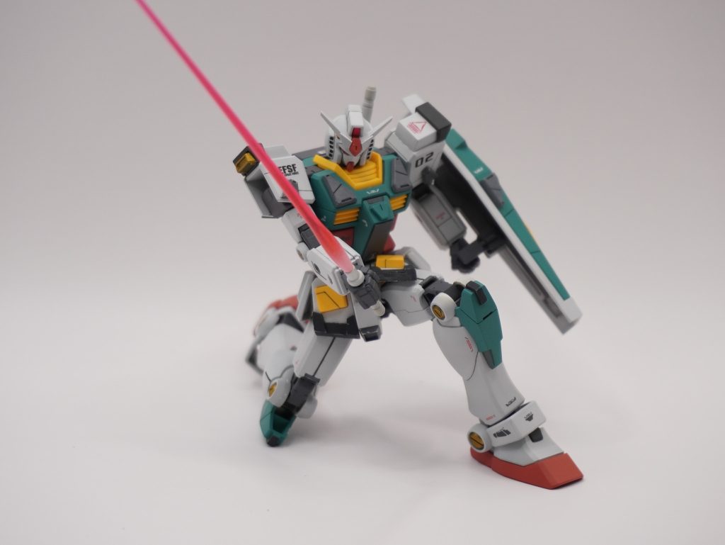 初代ガンダム的なポージングしてみたり。盾いらないとか、左右逆だろとか言わないで(zaku-kao3)簡単ですが今回はここまで。見てくれてありがとうございます！またそのうち他の機体と写真撮りたいな(gundam-kao7)