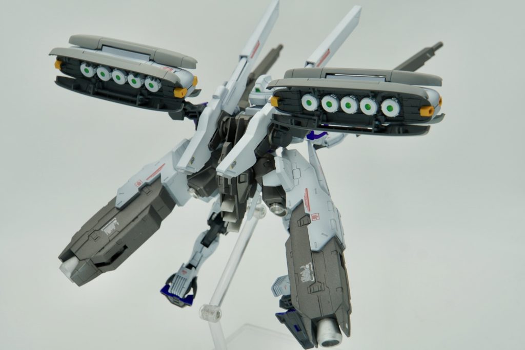 でっかいバーニアもあまりモノから流用この展開した感じ、なんかデンドロビウムっぽくて良き😊