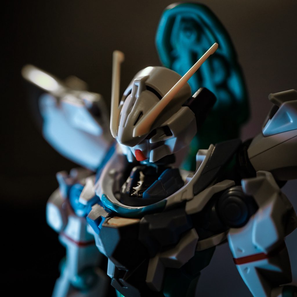 作品名：お魚ガンダム<p>ジャンクパーツ群からウーンドウォートの頭をサルベージ。 マーメイドガンダムの頭はこれで行こう。 頭はデカくてもフェイスのデザインが美しく藤岡建機の小顔マスクなので、山下いくと氏の不気味フェイスとこれでおさらばできる。</p>

