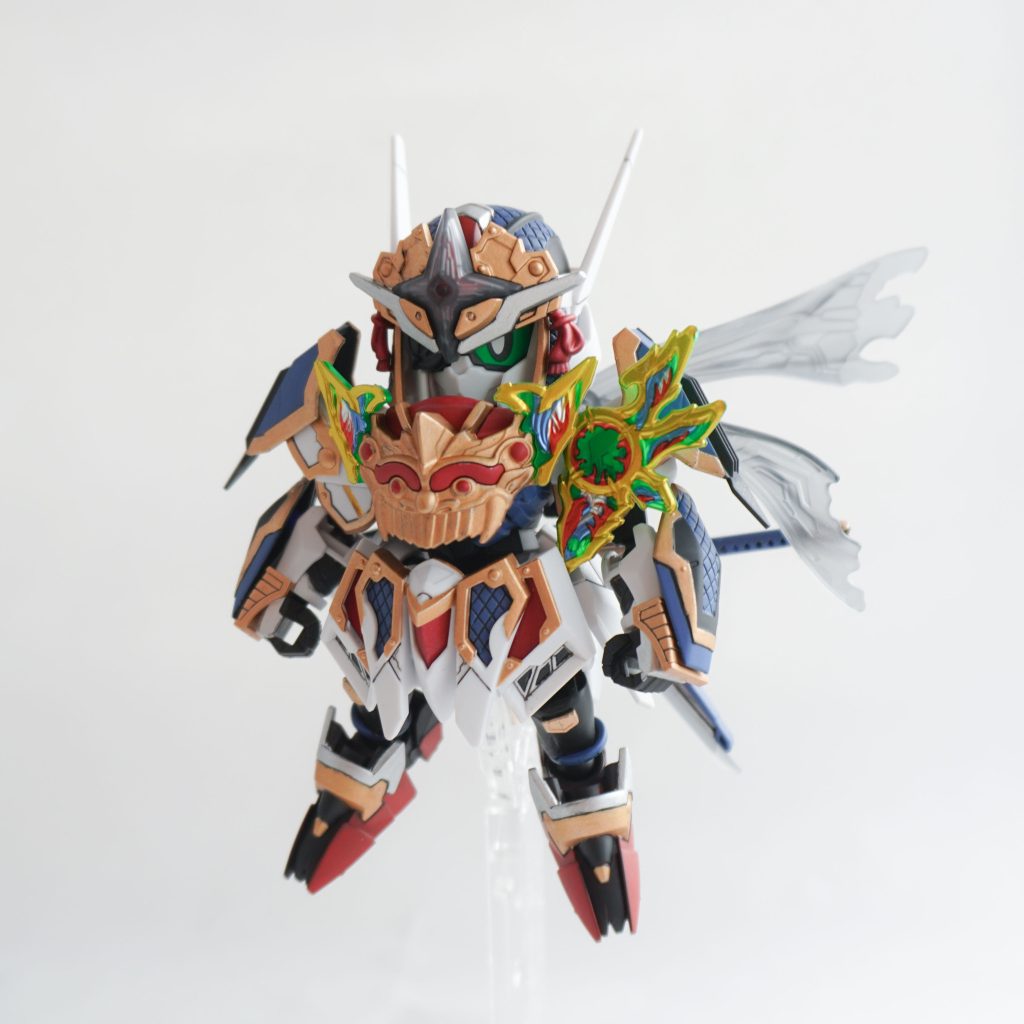 綺羅鋼は漢のロマンですよね。その復活の一作なので、良い感じに作らねばと丁寧に仕上げました。忍者なのでつや消し仕上げです。こんなにきらめかせて何が忍びやねんって感じですが、それもまたご愛敬。