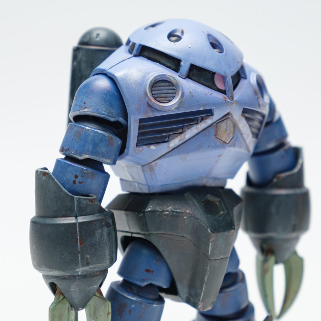 上半身のアップ。苦労の後が伺えます、、