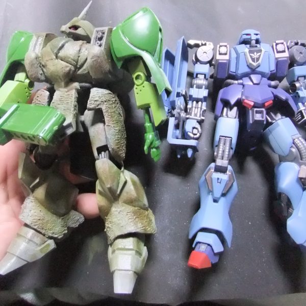 どうも！こんばんは～っ！Ｇ太郎です♬旧キットガルスJは初版販売が1986年ですので39年経過しています。HGUCキットですら？2014年初版販売なので11年💦シュルツムガルスは久々の再販で話題になったいましたネ( ´艸｀)「忘れ物」は自分が高一だった頃にガルスJの腕部のパーテイングライン処理が面倒が臭くて💦パーツ状態で39年間放置していた訳なんです（笑） （4枚目）