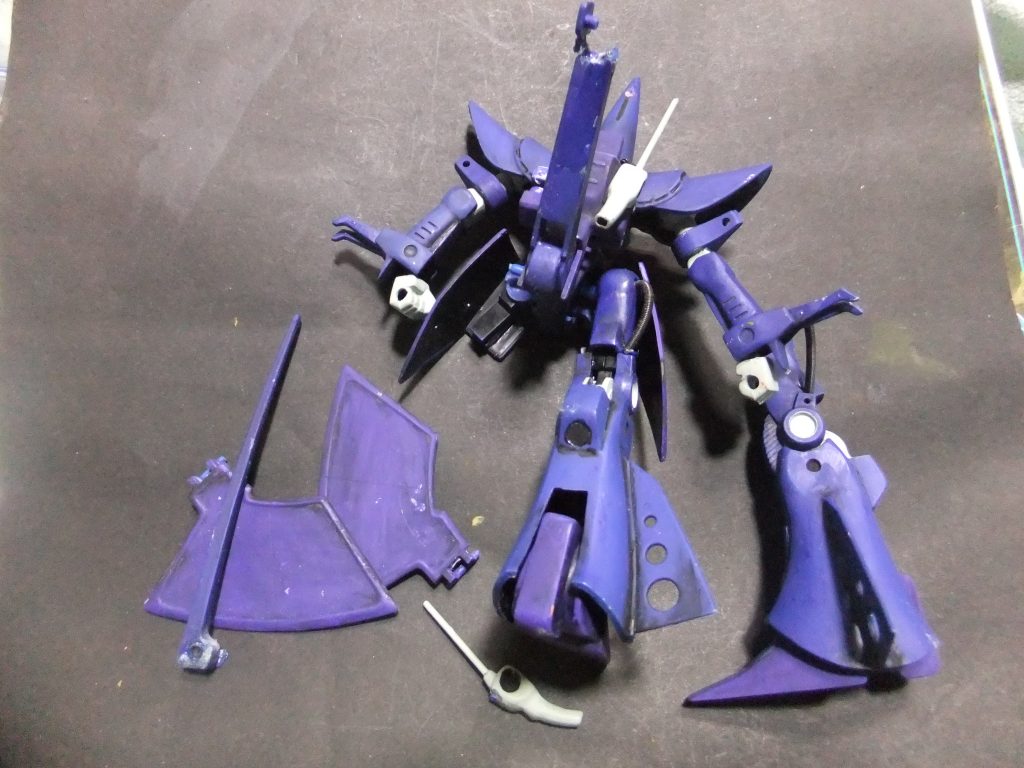 高温多湿の場所からの発掘💦経年劣化して破損した最悪な状態の旧キット　ハンブラビです。