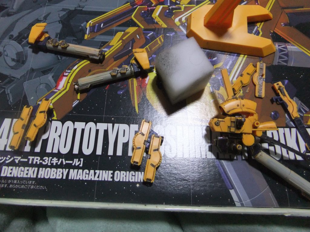 余分な塗料をメラニンスポンジで研磨します。