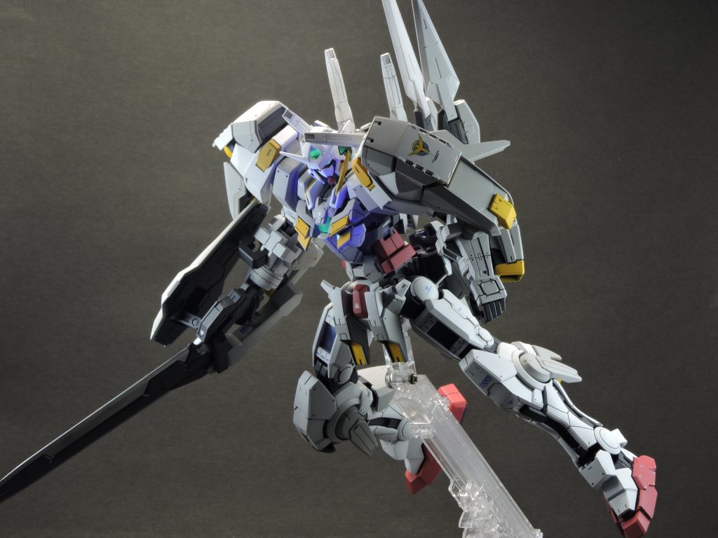 武装が多いので少しポージングさせるのが大変です(^^)