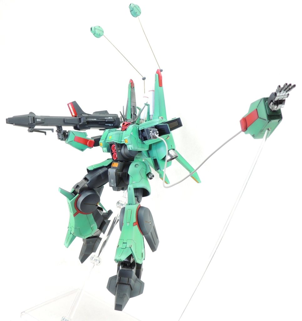 前腕の分離状態を一般機の有線式として再現してみました。