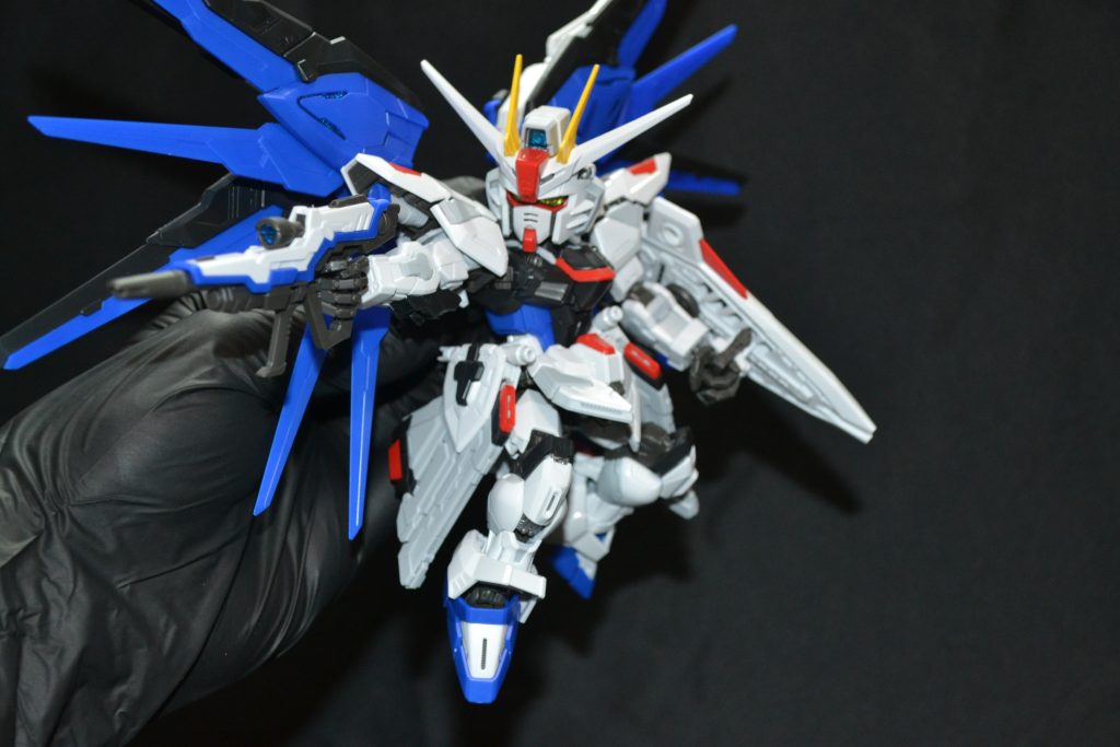 舞い降りる剣–2枚目/制作者：ガンプラ初心者の野良犬