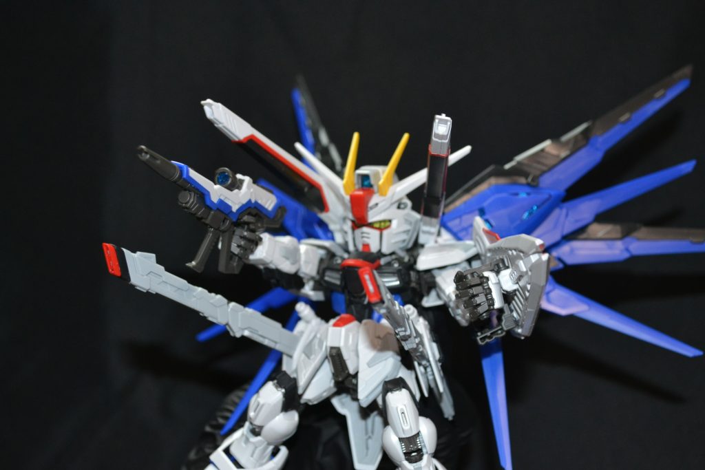 舞い降りる剣–3枚目/制作者：ガンプラ初心者の野良犬