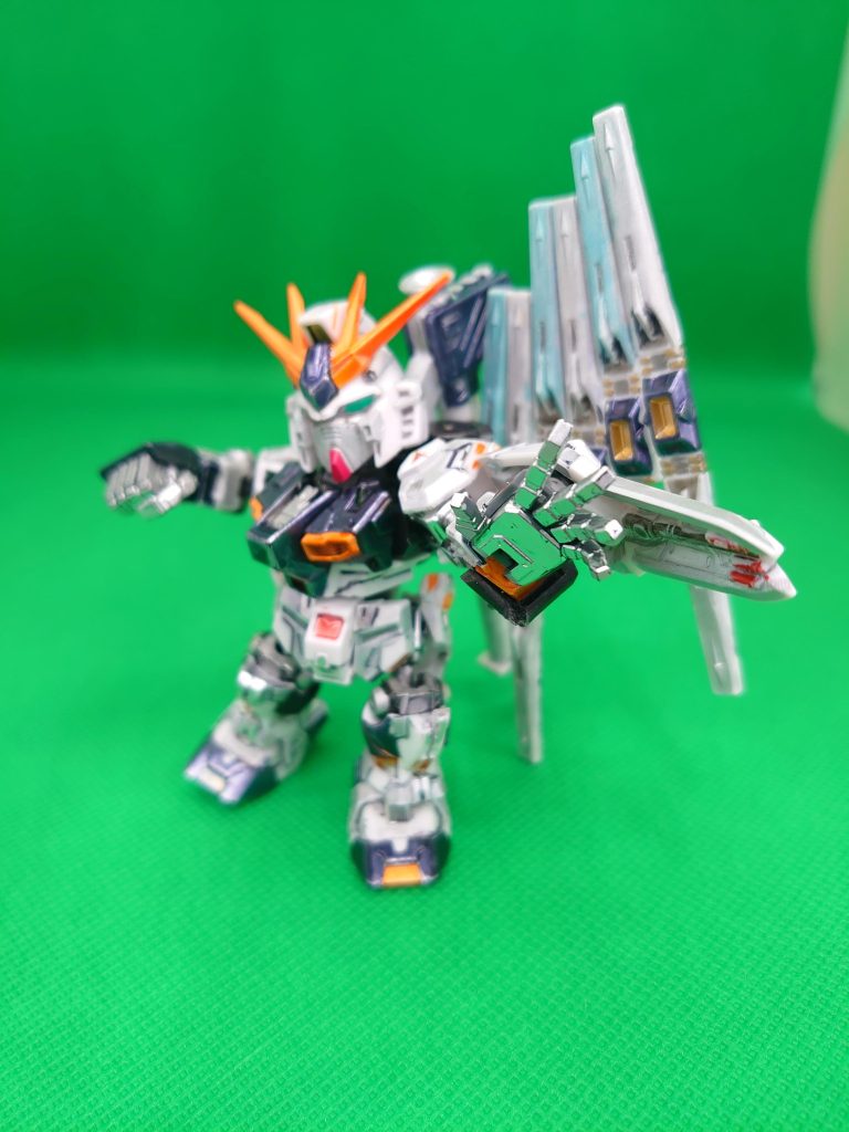 νガンダム–3枚目/制作者：@nory80337467