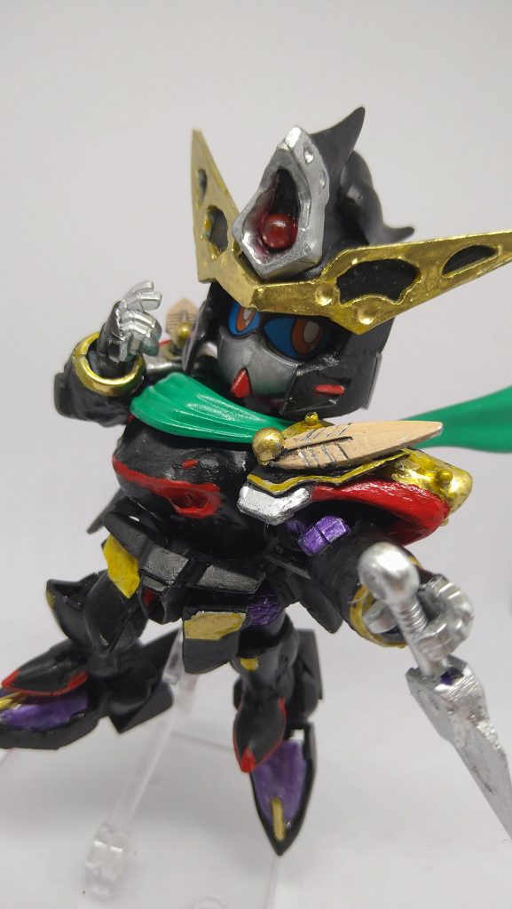 BB戦士のブリッツの兜部分にFくノ一の顔がすっぽり入るので接着してないです！なので覆面と素顔を入れ替えられます！ポニテもうまーく接着せずにはめ込みが可能でした！