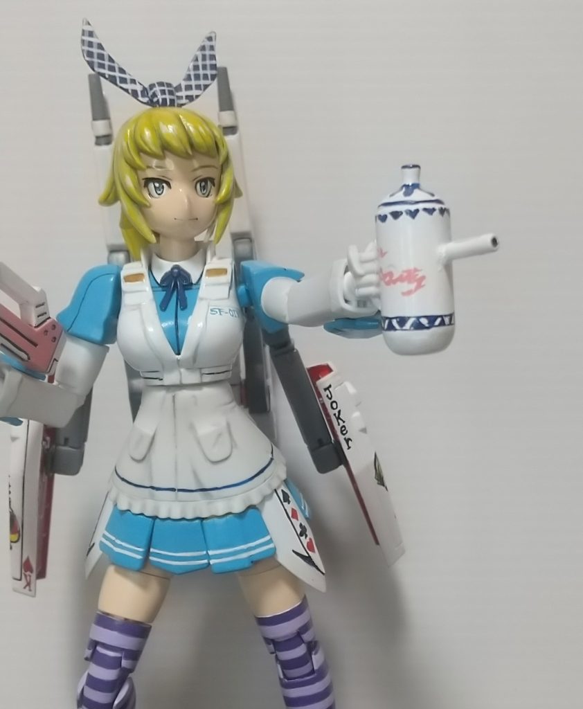 という訳で武装紹介です「メルトスプレーガン」MSの装甲をドロドロに溶かす高熱のメルトリキッド(溶解液)を射出する副兵装。大量の蒸気を放出し、目眩ましする事もできる はい、いきなり100均グッズ使ってますwごめんなさいもうしませんでも一応加工してるので…もとはミニチュアのビールジョッキです