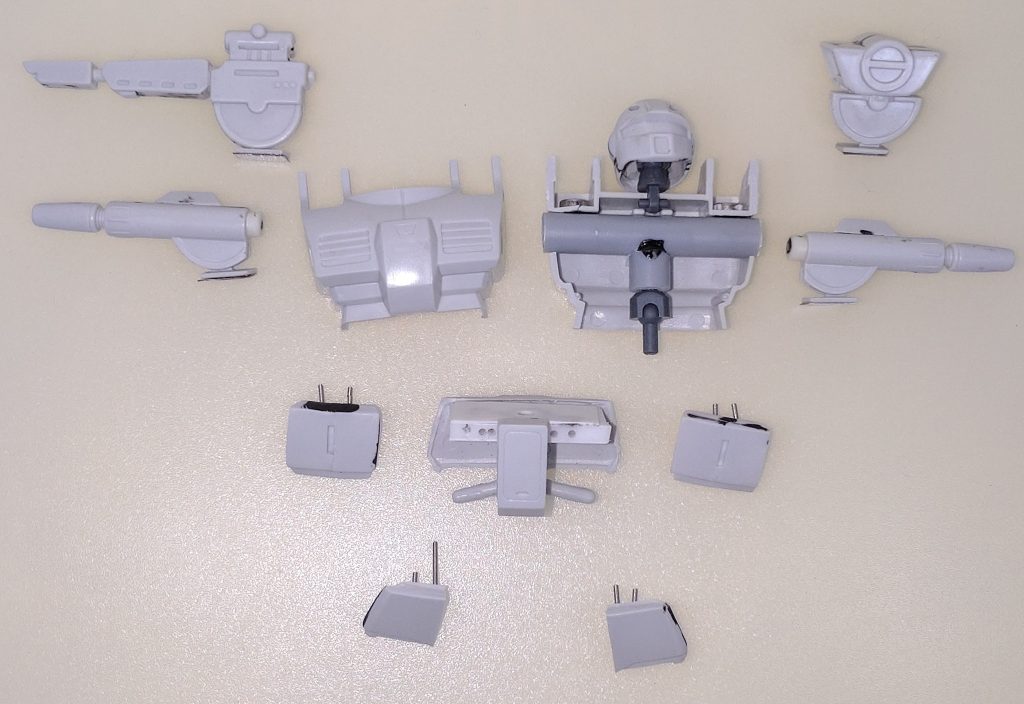 胴体内部。頭部の接続はポリパーツ接続にしています。プラパイプはWAVEの外径8.0mmプラパイプを使用しています。私の旧キット製作ではこのプラパイプをよく使用しています。