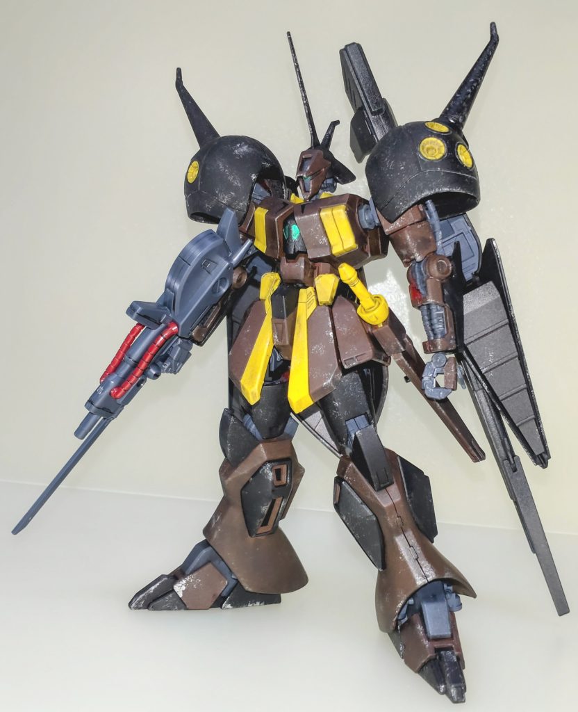 フル装備。ギャビー・ハザードを知ったのはギレンの野望からですが調べていくと彼、ジョニー・ライデン同様資料が少ないんですよねぇ。戦死したのかどうかさえも疑問に思うという記述もあったので、ア・バオア・クー脱出後フリーランスの傭兵として偽名を名乗りながらもMSパイロットとして今も戦っているという脳内設定でRジャジャに搭乗してもらいました。