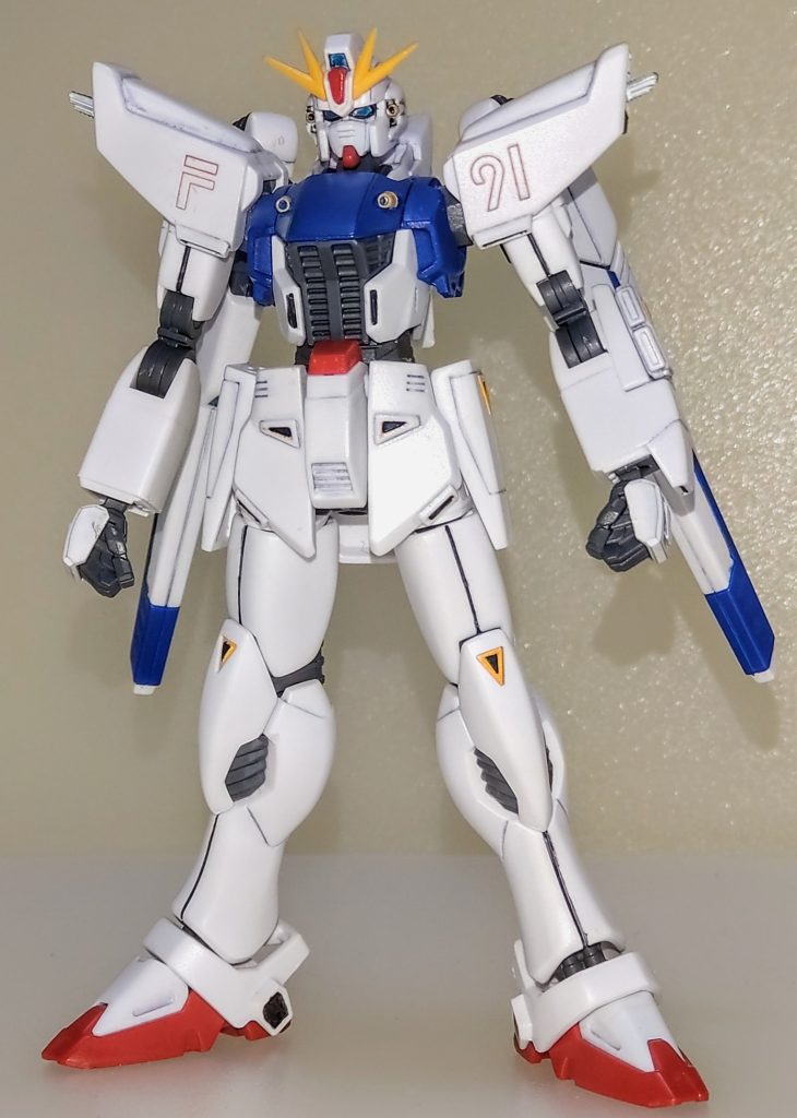 全身。キットは2023年の11月頃に購入したのですが当初MG版も持っていたので購入するのを少しばかり躊躇っていたのですが、他のキットとの並びを考え購入して組み立ててみたらキットの再現性が素晴らしかったので、購入後1週間で完成させました。