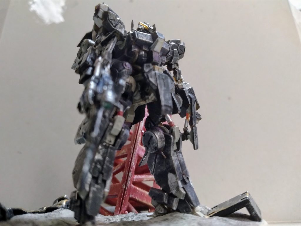 ここからは写真のみになります。今は水星の魔女のキットを混ぜてすんごい機体を製作中です。お楽しみに...あと名前がgunpuraaaからosatokibiになりました