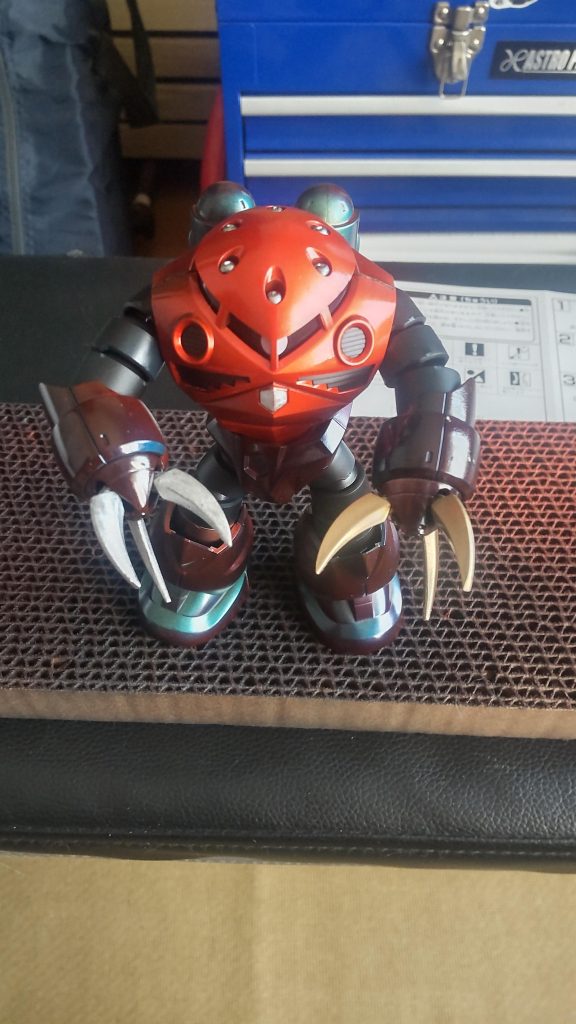 あなたが落としたのは、この金のクローですか？それともこの銀のクローですか？みたいなブンドドしたくて塗り分けてみました正直者のあなたには、このズゴックを差し上げます(zaku-kao2)