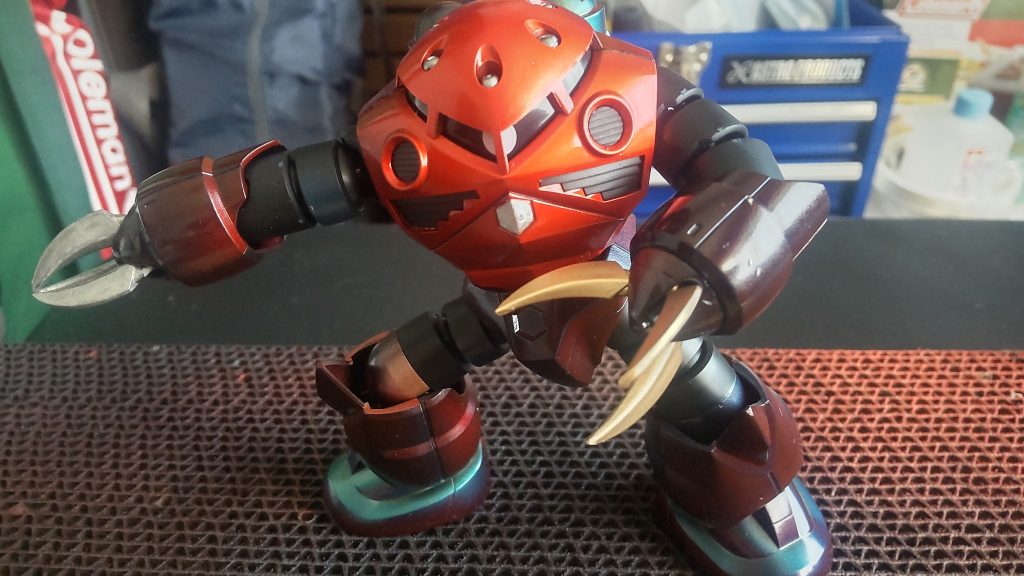 次回はモノアイ加工を覚えたいです。ポージングが決まらないです(gundam-kao4)