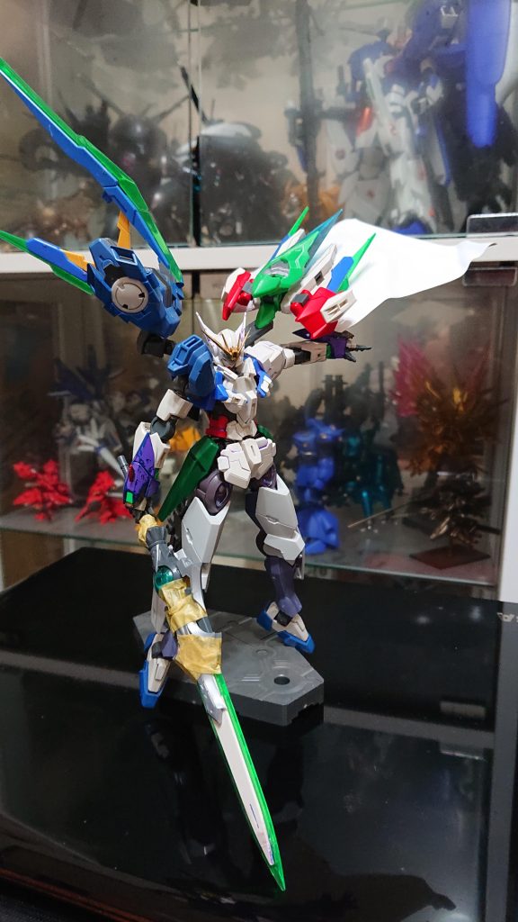 ミカエリスの下半身を足しただけで一気にかっこよくなった。