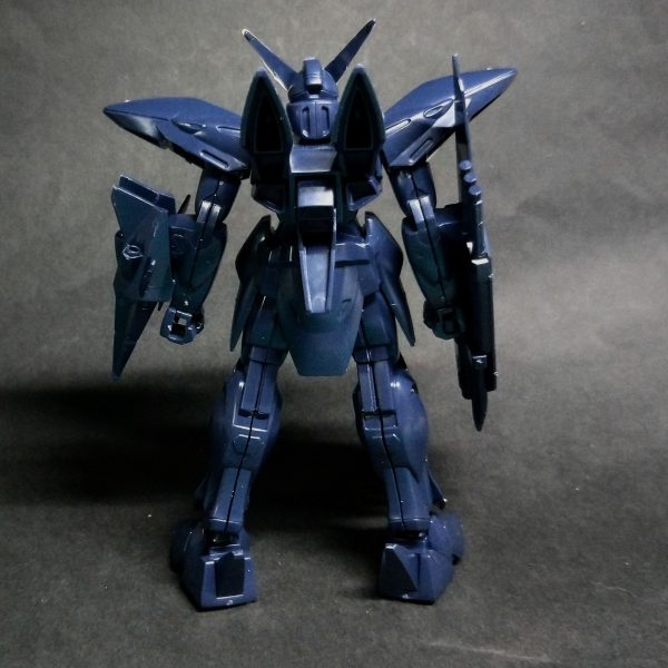 まずは仮組して確認します！プロポーションは私の作風の定番ので行けそうです😊あっ確認の為、付属のシールを貼ってます🙏（2枚目）