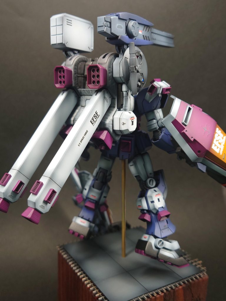 サンボルといえばロケットブースター!悩みましたがシンプルにちょっとスジ彫りだけしてスッキリ仕上げw