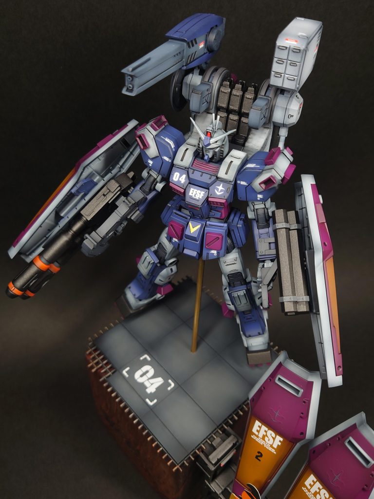 女性らしくちょっと色を紫っぽくシフト、でも強く見える感じにグラデしました