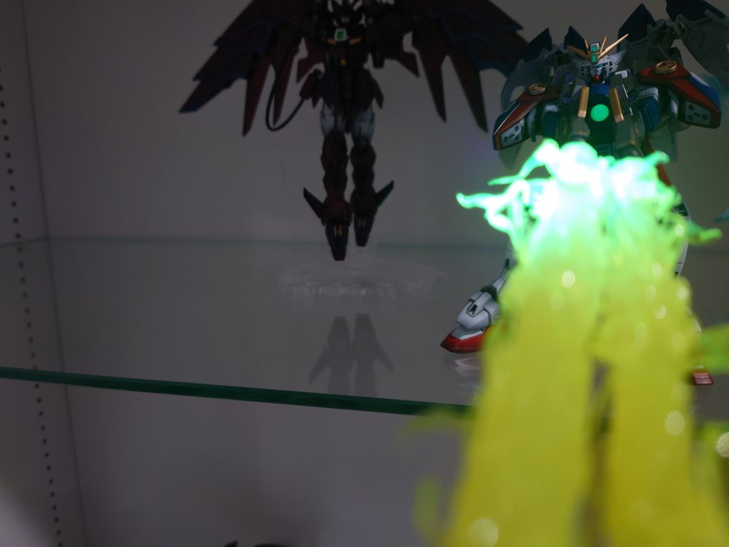 ブラックライトで光る！！