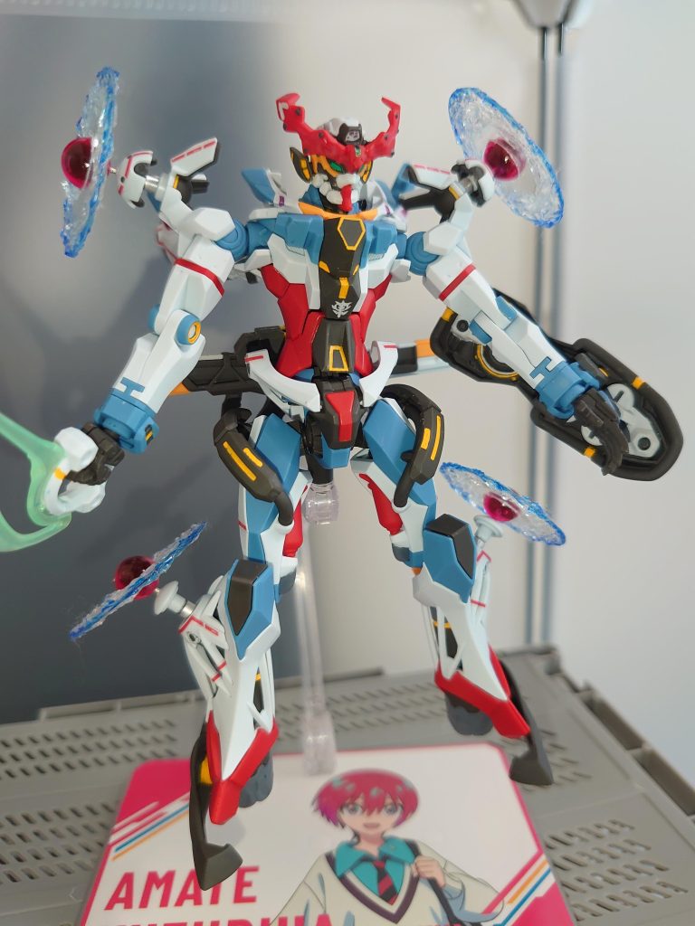 最後にもう一度全身で。顎を閉じた状態は、このくらいまでカバーできます。あとは腰にジフレドのライフル保持パーツを移植してあるのですが、ジークアクスくんライフル使わないから、これなくても・・・最後まで見て頂き、ありがとうございました。