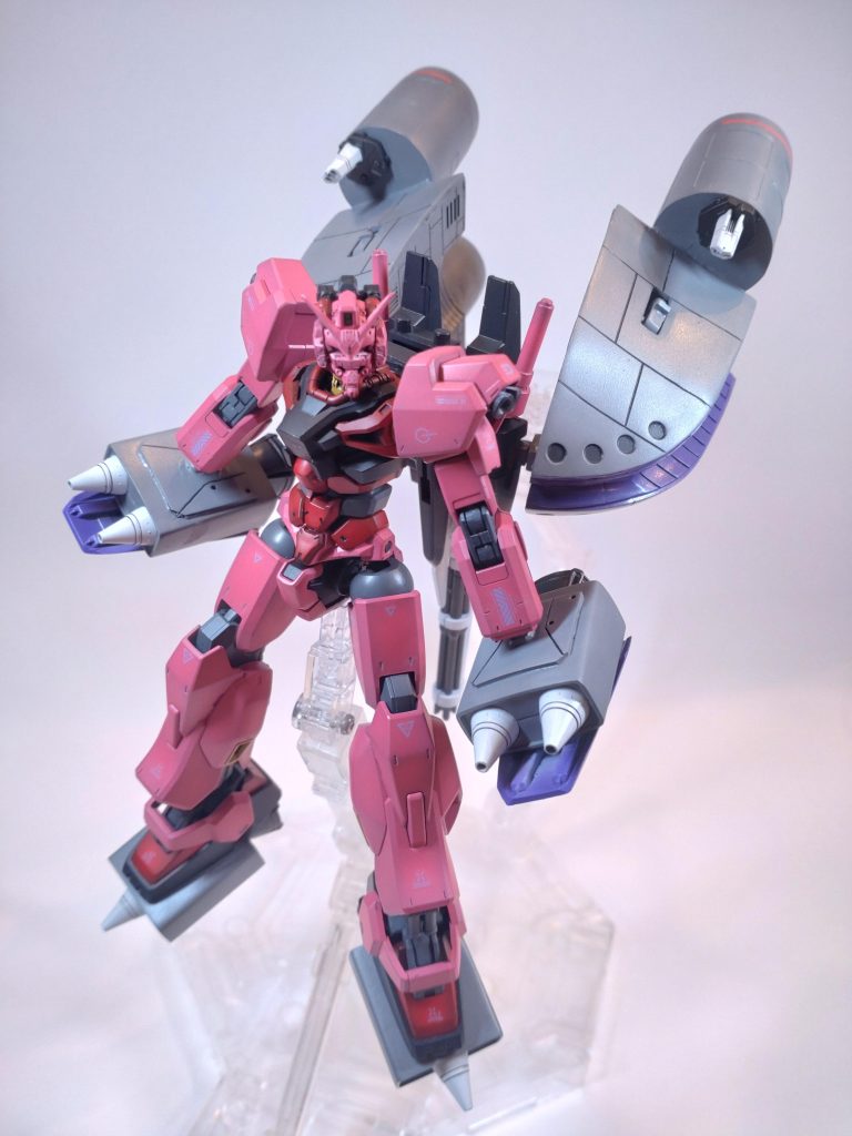 ブラウ・ブロはMA形態、宇宙戦用MS形態、地上戦用MS形態の3形態を有する。これは、エゥーゴにもたらされた連邦の新技術ムーバブルフレームと本体が小型化したことによって、キケロガよりも素早い変形が可能である。また、変形機構そのものもキケロガよりも簡略化されており、整備面でも大きな恩恵をもたらすこととなる。