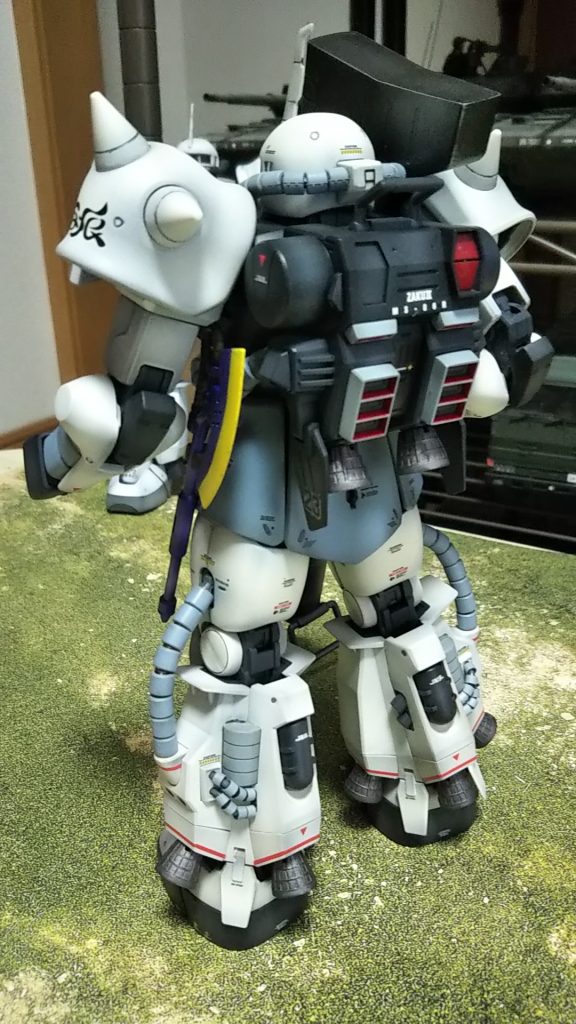 斜めうしろ💦ヒートホークは紫🟪