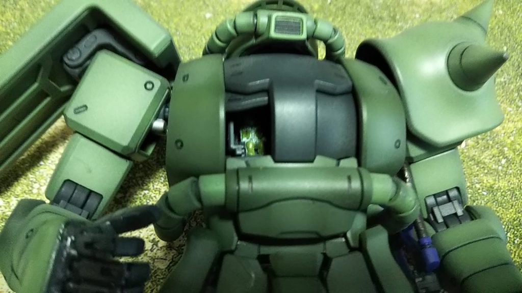 このキットにはジオンのパイロットがついています💦(地上戦の後宇宙に上がれたかは謎💦)