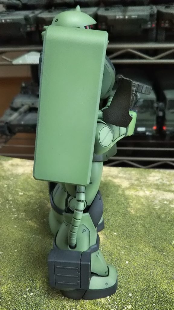 右側面、シールドが寂しい無地アニメをイメージしてデカール貼ってません💦(ドライデカール苦手なだけ💦)