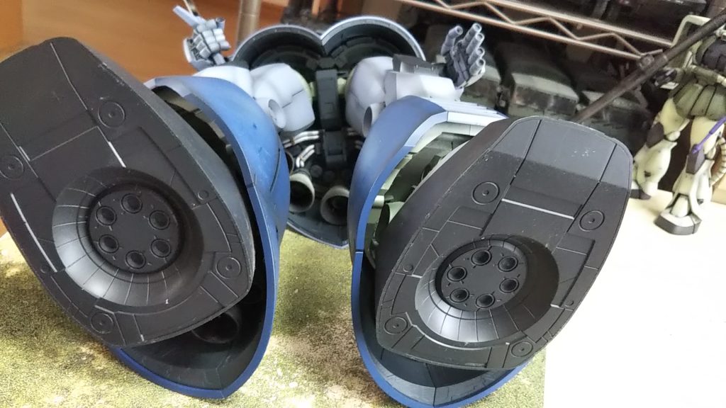 下からスカートの中身を