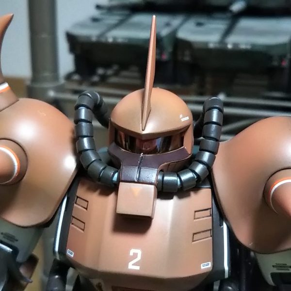 ザクとは違うのだがグフともちょい違うΣ(o>艸<)