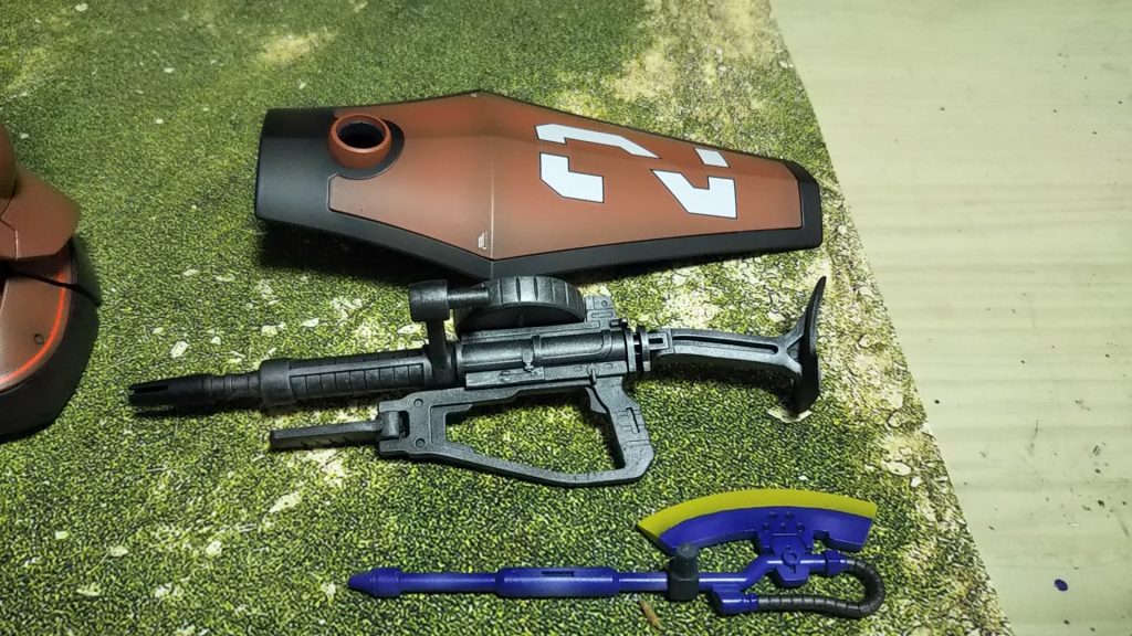 シールド🛡️ザクマシンガンズ(ザクとは違うのに)ヒートホーク(紫🟪)