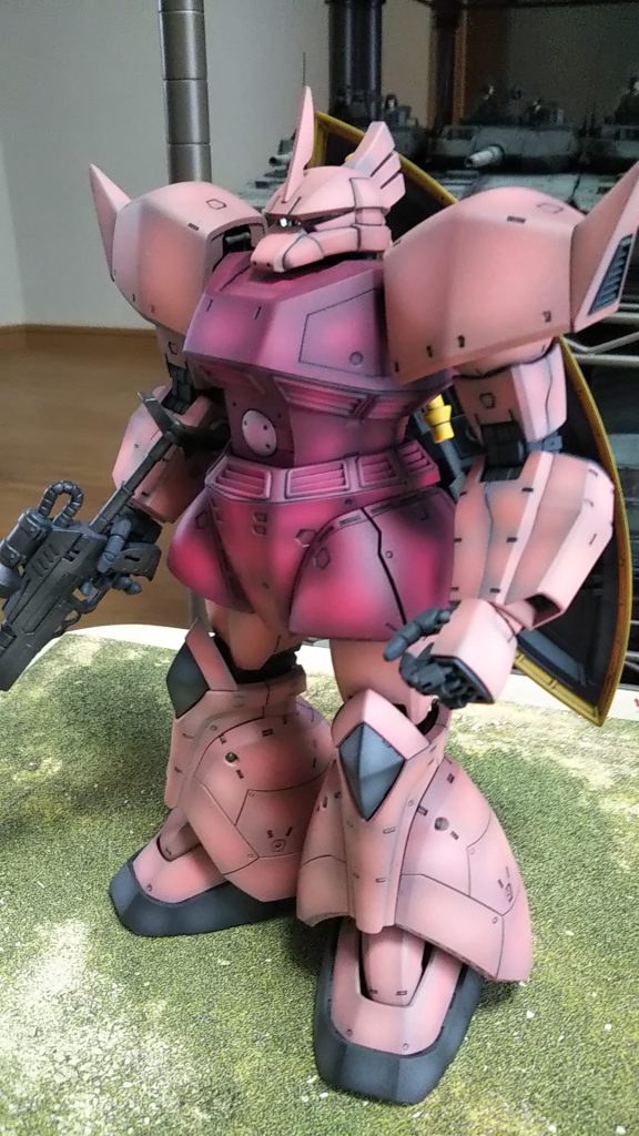 シャアピンクが昨今白いですよ