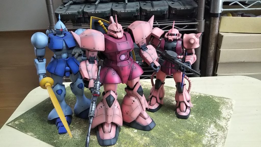 シャアザク2.0とマ大佐のギャンと並べてみた💦