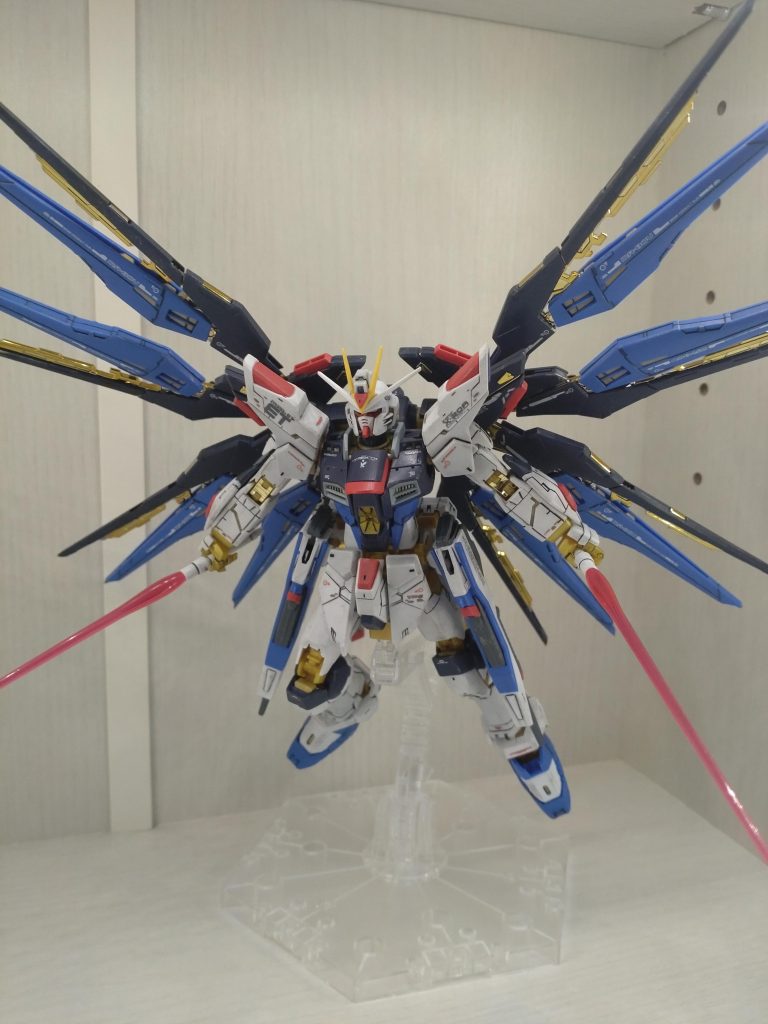 トリセツポーズ∠( ˙-˙  )/其ノ壱ゴールドパーツがチラリ~正直この状態での展示でも良かったんだけどせっかく追加パーツ購入しちゃったから諦めました