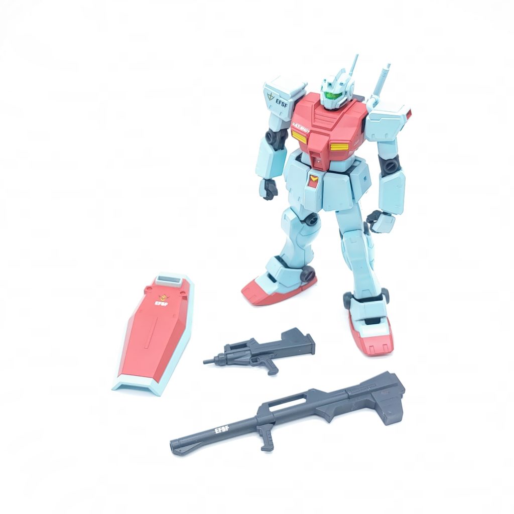 2010年8月発売(HGUC113)でパワード・ジム、ジム・クゥエルよりも結構後に発売されており、パワード・ジムからハンドパーツが追加されています。武装は2種類ですが、ビームサーベルのクリアパーツが付属しません。しかしいつものビームサーベルの刃をハメるための穴は開いているので適当なものをさせます。